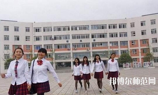 成都工程職業(yè)技術(shù)幼兒師范學(xué)校2018年報(bào)名條件、招生對(duì)象