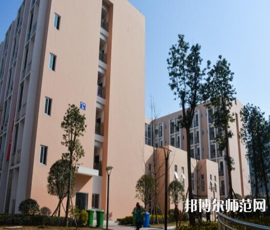 成都信息技術(shù)幼兒師范學(xué)校2018年報(bào)名條件、招生對象