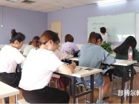 廣東2020年幼師學(xué)校中專升大?？际裁? /><b>廣東2020年幼師學(xué)校中專升大?？际裁?/b><span>2019-11-21 14:52</span><p>現(xiàn)在很多同學(xué)在初中讀完之后就放棄讀高中而去選擇一個中專的職業(yè)院校就讀幼師專業(yè)，這樣固然是節(jié)省時間，可以早點工作，但是年齡</p></a></li>
            <li><a href=