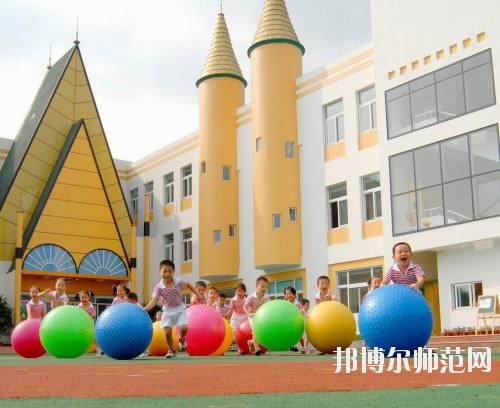 成都2020年幼師學(xué)校多少錢(qián)