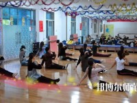 遵義2020年中專幼師學(xué)?？梢钥即髮? /><b>遵義2020年中專幼師學(xué)?？梢钥即髮?/b><span>2020-02-26 17:12</span><p>遵義2020年中專幼師學(xué)?？梢钥即髮?現(xiàn)在越來(lái)越多的學(xué)生看重升學(xué)了，以往大部分的學(xué)生在讀完中職之后就是出去就業(yè)了，而現(xiàn)在更</p></a></li>
            <li><a href=
