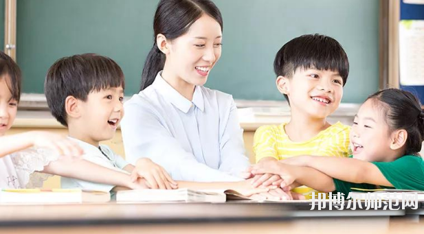 金昌2020年幼師學(xué)校中專升大?？际裁? width=