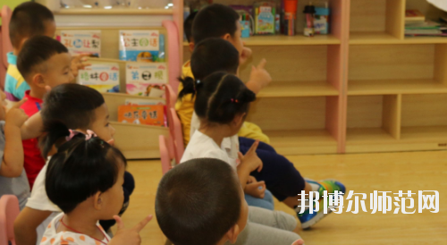 貴州2020年中專幼師學(xué)?？梢钥即髮? width=