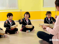 宜昌2021年幼師學(xué)校中專升大?？际裁? /><b>宜昌2021年幼師學(xué)校中專升大?？际裁?/b><span>2020-10-30 15:32</span><p>幼師專業(yè)在近年來飛速發(fā)展，雖然人才緊缺，但由于家長對孩子的重視，社會(huì)對幼兒教師專業(yè)越來越嚴(yán)格，無論是專業(yè)知識(shí)還是學(xué)歷，都</p></a></li>
            <li><a href=