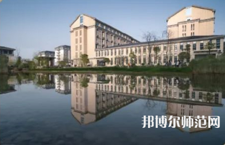 湖北恩施師范學(xué)院2023年報名條件、招生要求、招生對象